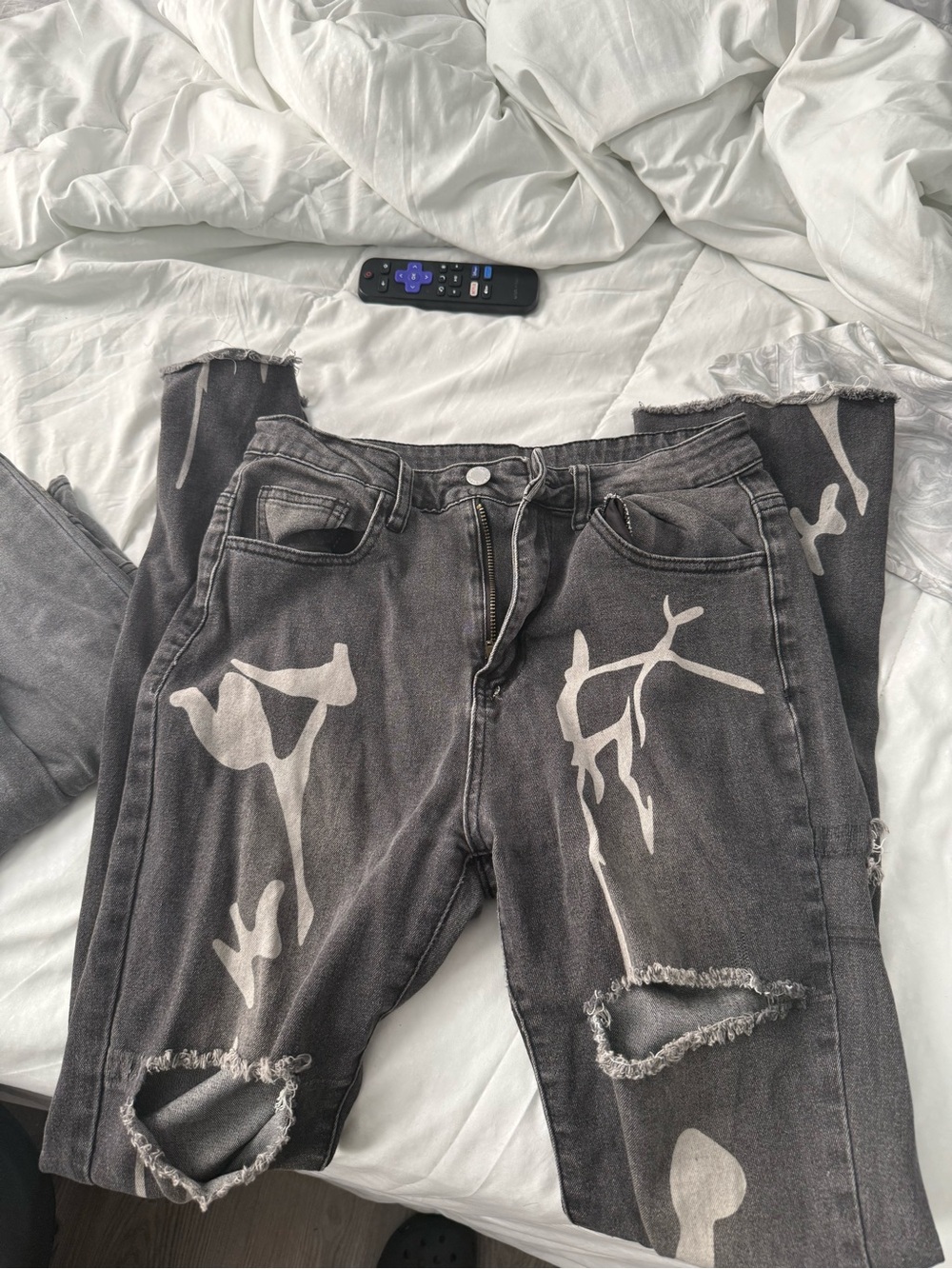 Women’s Black Distressed Graphic Jeans